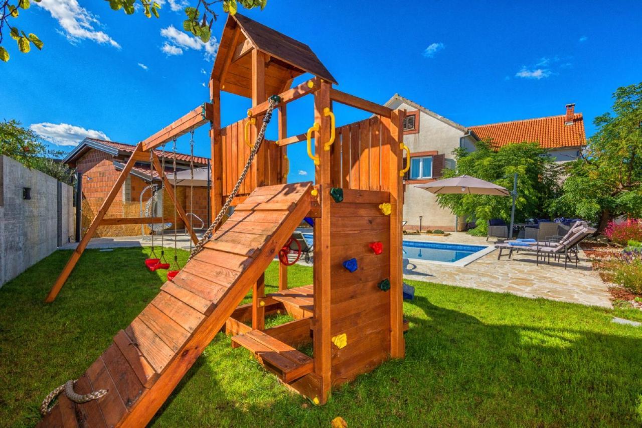 Holiday Home Tower With Private Pool, Sauna And Quads Smilcic Exterior photo
