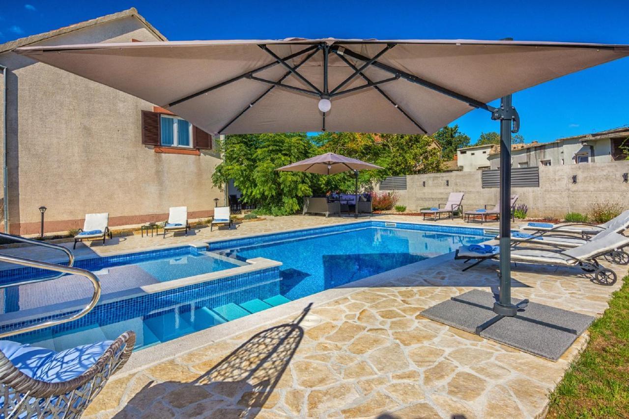 Holiday Home Tower With Private Pool, Sauna And Quads Smilcic Exterior photo