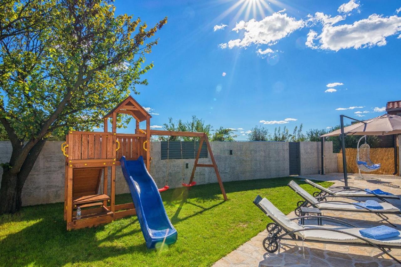 Holiday Home Tower With Private Pool, Sauna And Quads Smilcic Exterior photo