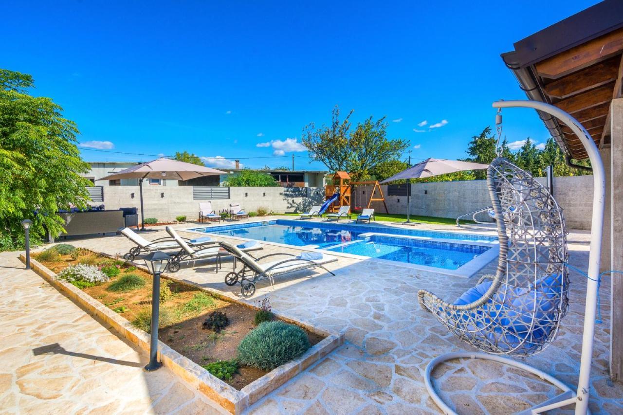 Holiday Home Tower With Private Pool, Sauna And Quads Smilcic Exterior photo